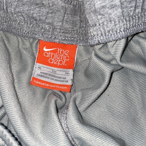 Nike sweat suit XL gray gently used retail $295 - Picture 4 of 4